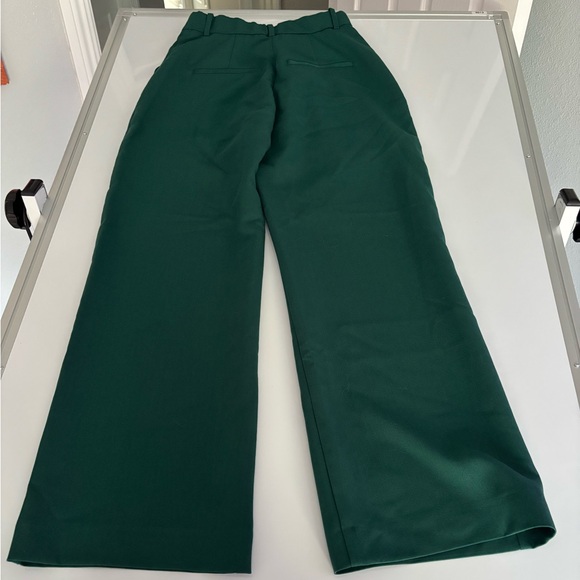 Stylish Green Wide-Leg Trousers - Picture 4 of 4